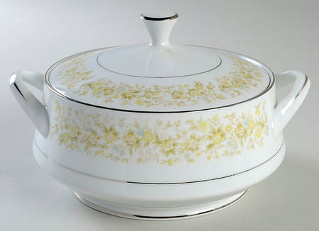 Meadowdale Round Covered Vegetable