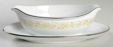 Meadowdale Gravy Boat with Attached Underplate