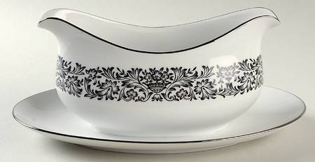 Midnight Lace Gravy Boat with Attached Underplate
