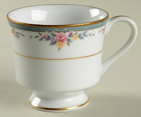 Ovation Footed Cup