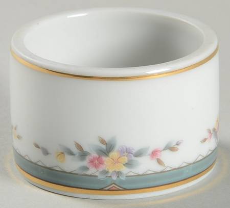 Ovation Napkin Ring