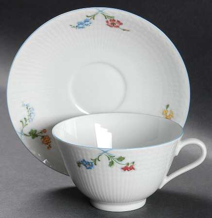 Louise Breakfast Cup & Saucer Set