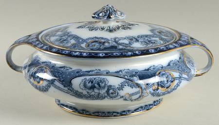 Renown Blue Round Covered Vegetable