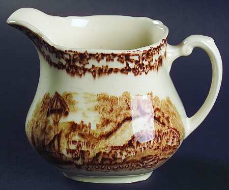 Rural Scenes Brown (Round) Creamer