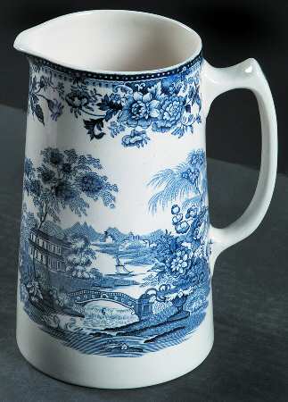 Tonquin Blue 32 Oz Pitcher