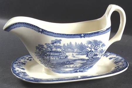 Gravy Boat with Attached Underplate