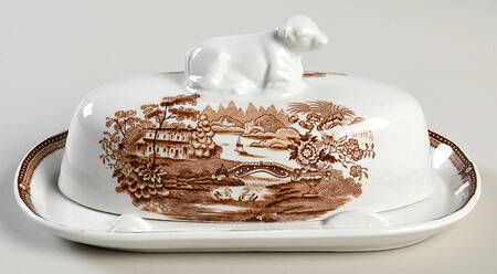 Tonquin Brown 1/4 Pound Figural Covered Butter