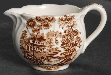 Tonquin Brown Mini Creamer