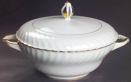 Annette (Gold Trim) Round Covered Vegetable