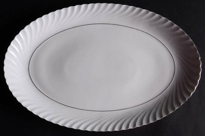 Annette (Platinum Trim) 13" Oval Serving Platter