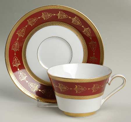 Cardinale Flat Cup & Saucer Set