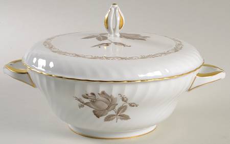 Classic Rose Round Covered Vegetable
