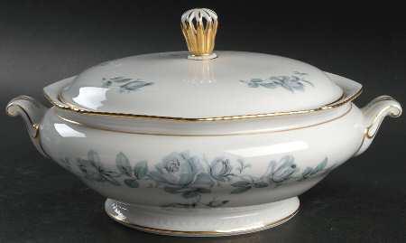 Damask Rose Round Covered Vegetable