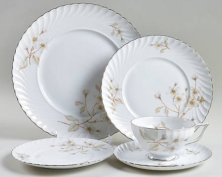 Dogwood (Platinum Trim) 5 Piece Place Setting