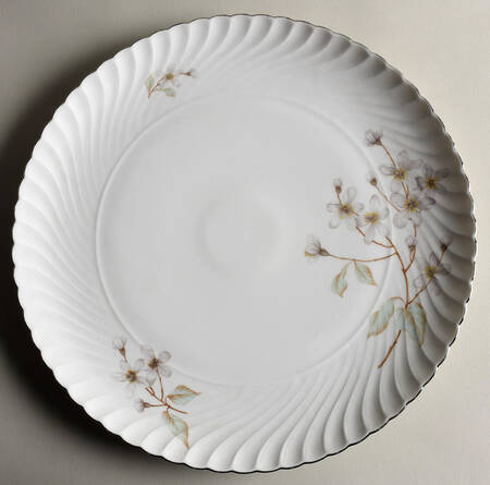 Dogwood (Platinum Trim) 12" Chop Plate (Round Platter)
