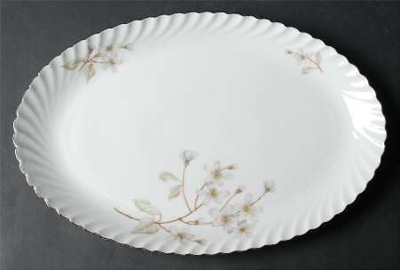 Dogwood (Platinum Trim) 11" Oval Serving Platter