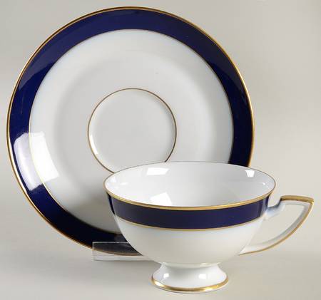 Grandeur Footed Cup & Saucer Set