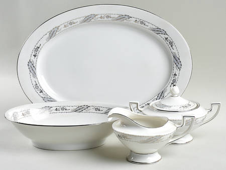 Heritage 5 Piece Hostess Set