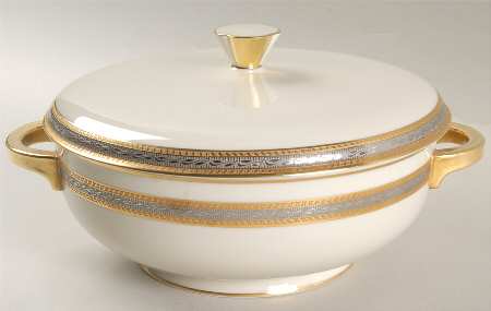 Kingsmere Round Covered Vegetable
