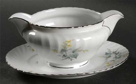 Laguna Gravy Boat with Attached Underplate
