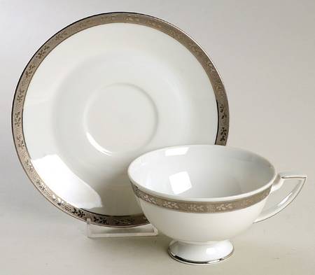 La Mer Footed Cup & Saucer Set