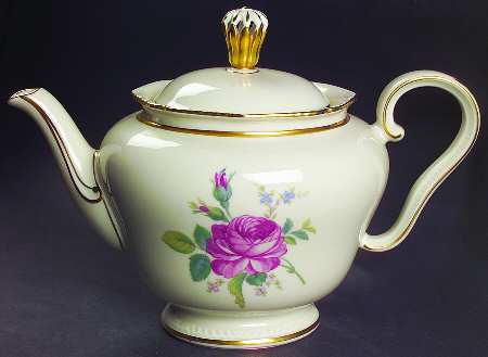 Martha Washington Teapot & Lid