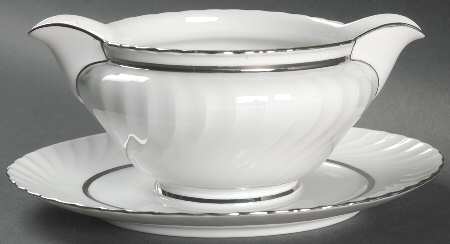 Platina Gravy Boat with Attached Underplate