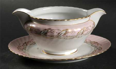 Regal Rose Gravy Boat with Attached Underplate