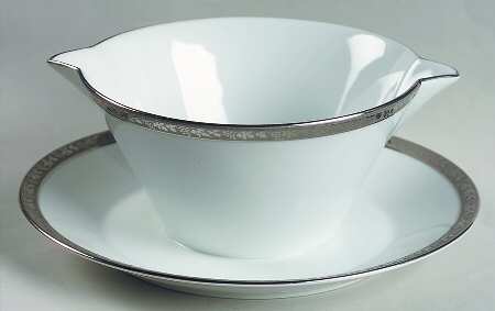 Regina Gravy Boat with Attached Underplate