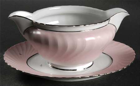 Rosarita Gravy Boat with Attached Underplate
