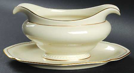 ROT105 Gravy Boat with Attached Underplate