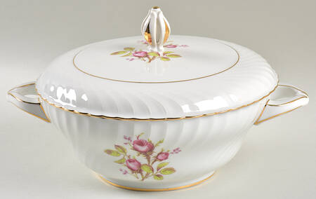 ROT32 Round Covered Vegetable by Royal Tettau