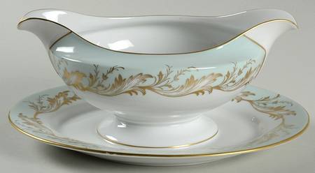 ROT76 Gravy Boat with Attached Underplate