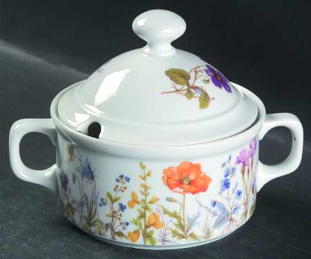 Summerly Sauce Boat & Lid