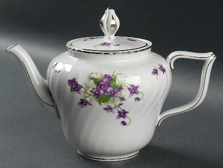 Viola (Platinum Trim) Teapot & Lid