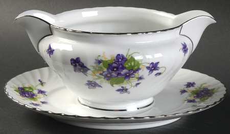 Viola (Platinum Trim) Gravy Boat with Attached Underplate