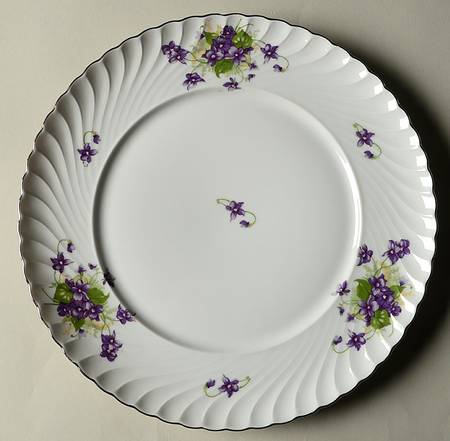 Viola (Platinum Trim) Dinner Plate