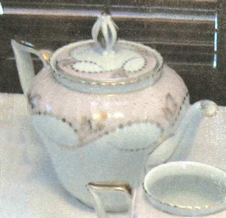 Yvonne Pink Teapot & Lid