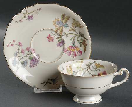 Figaro Footed Cup & Saucer Set