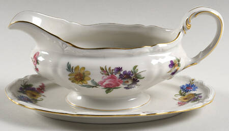 Patricia Cream Gravy Boat with Attached Underplate