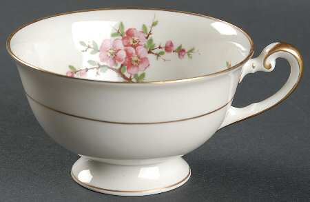 Shanghai Footed Cup