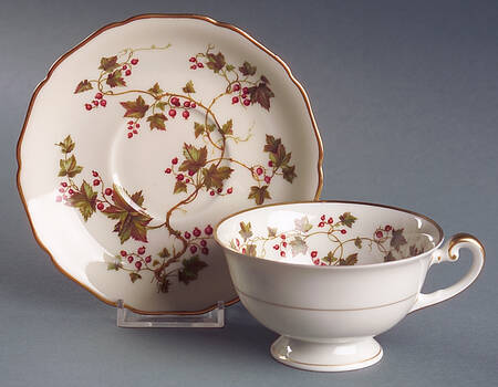 Summer Vine Footed Cup & Saucer Set