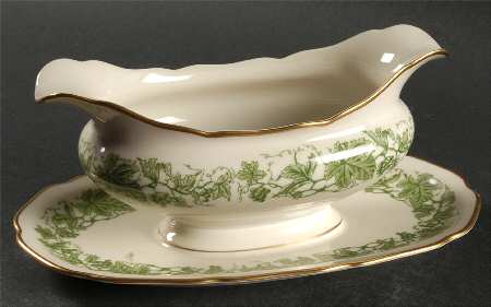 Wine Gravy Boat with Attached Underplate