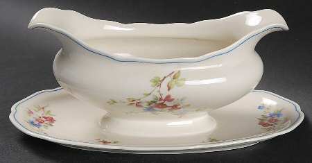 Winesap Gravy Boat with Attached Underplate