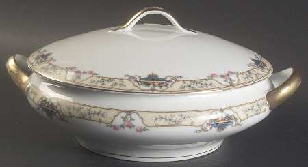 Martia Round Covered Vegetable