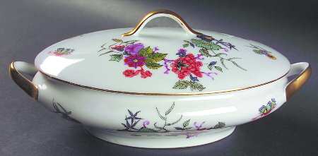 Tanglewood Oval Covered Vegetable