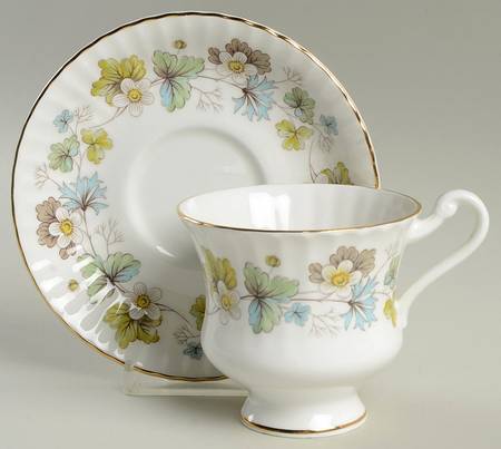 1028 Footed Cup & Saucer Set