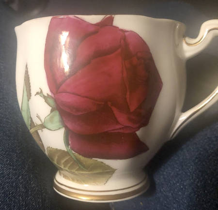 English Rose (Scalloped) Footed Cup