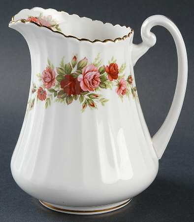 English Rose (Fluted) 24 Oz Pitcher
