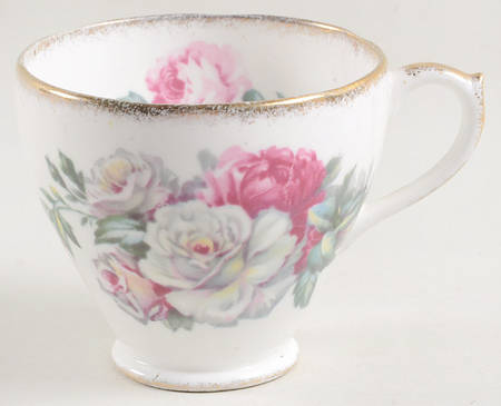 Irish Elegance (Brushed Gold Trim) Footed Cup